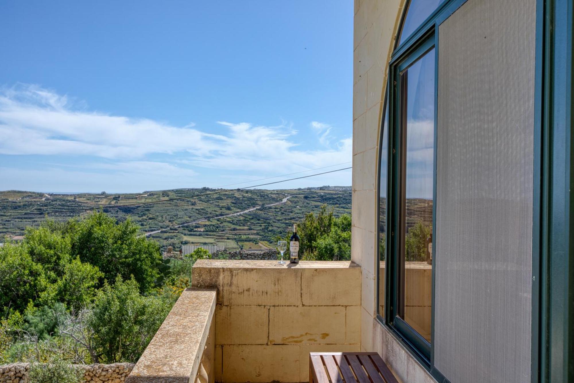 Spacious, Bright, Valley & Sea View Maisonette Xagħra Dış mekan fotoğraf